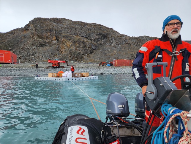 ONC Observatories Platform Deployment in Antarctica